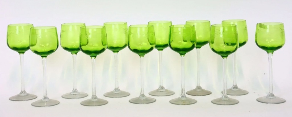 Les douze verres à vin blanc 