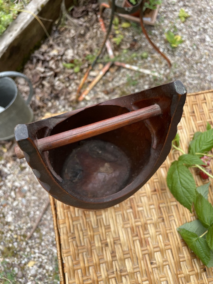 Ikebana Vase In Carved Bambou-photo-2