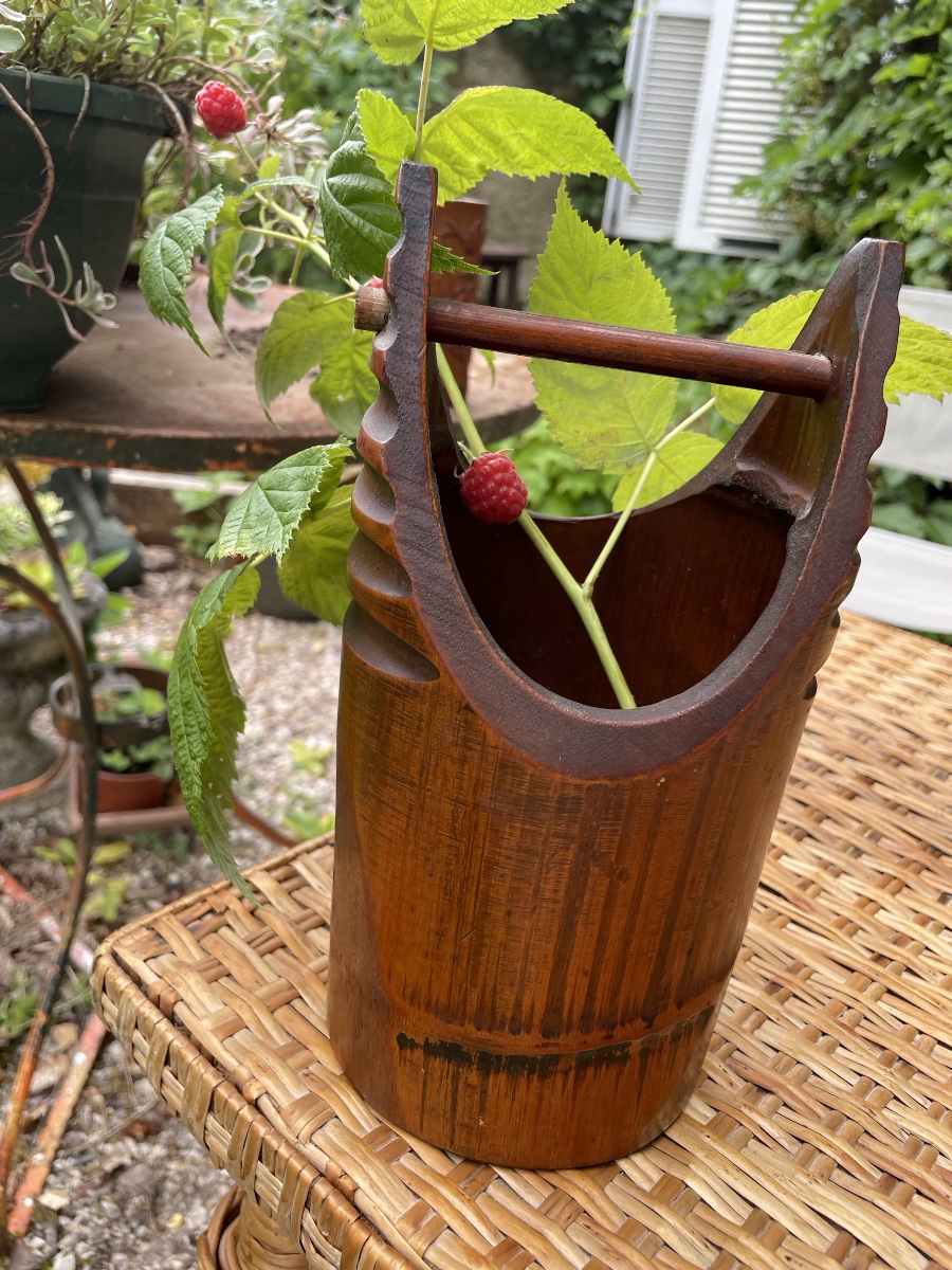 Ikebana Vase In Carved Bambou-photo-8