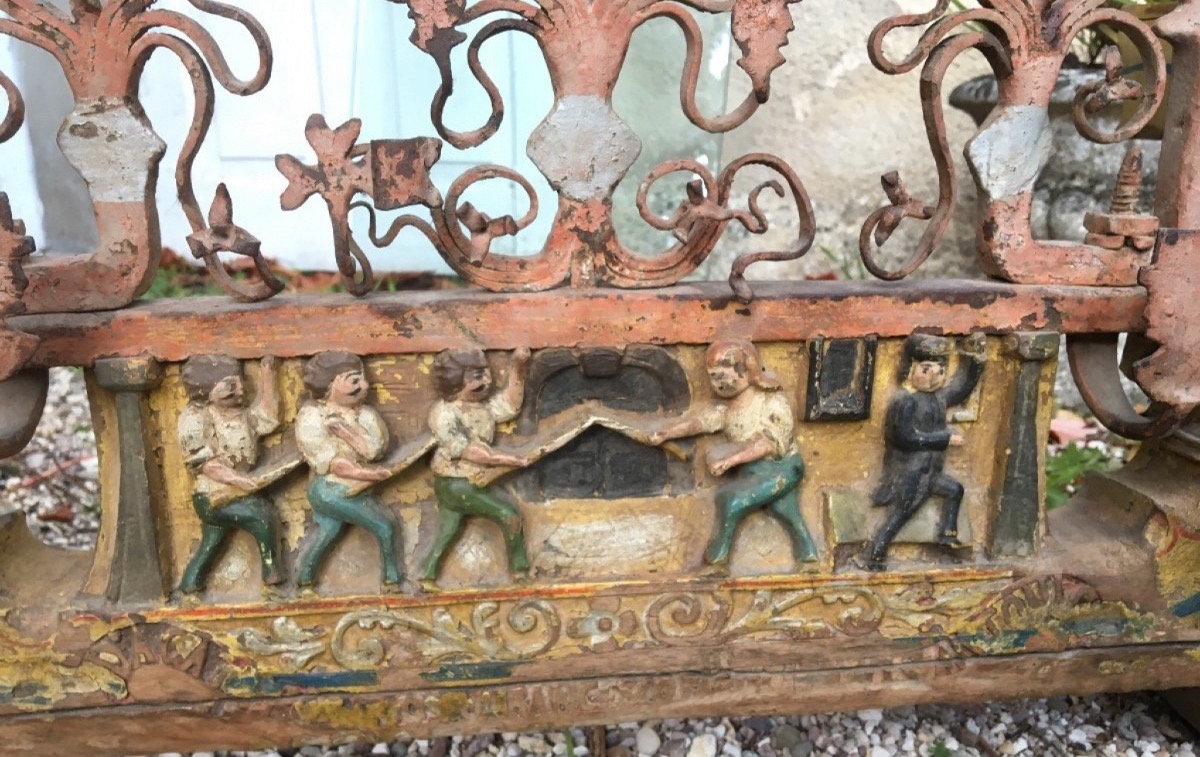 ESSIEU DE CHARRETTE SICILIENNE EN BOIS ET FER FORGÉ SCULPTÉ MONTE EN TABLE-photo-3