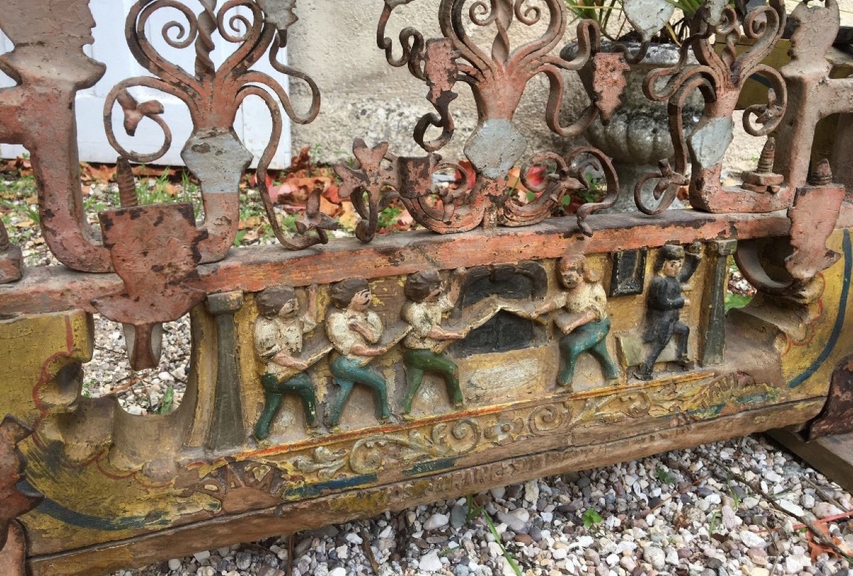 ESSIEU DE CHARRETTE SICILIENNE EN BOIS ET FER FORGÉ SCULPTÉ MONTE EN TABLE-photo-2