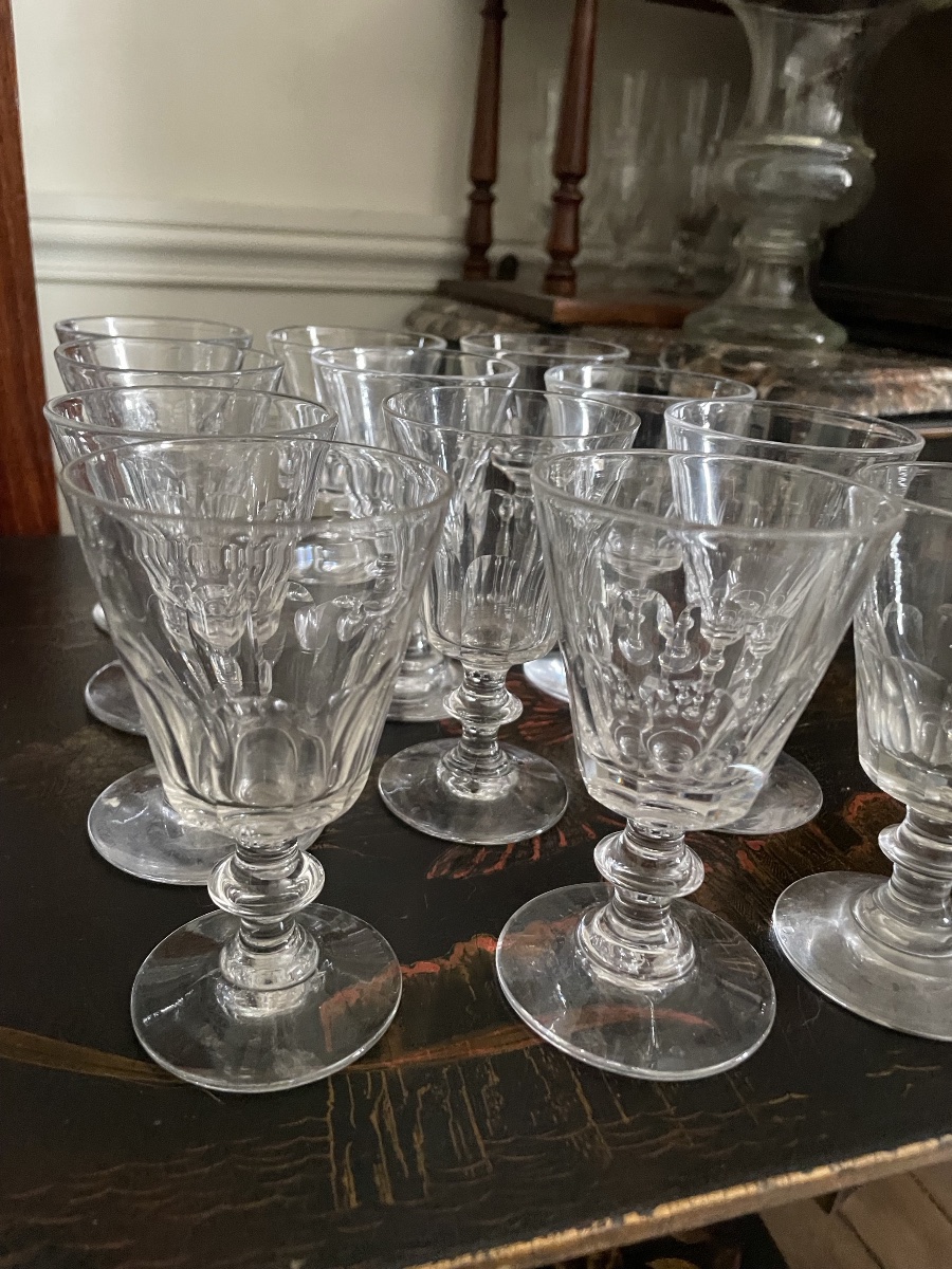 Les 18 verres Louis Philippe en cristal 