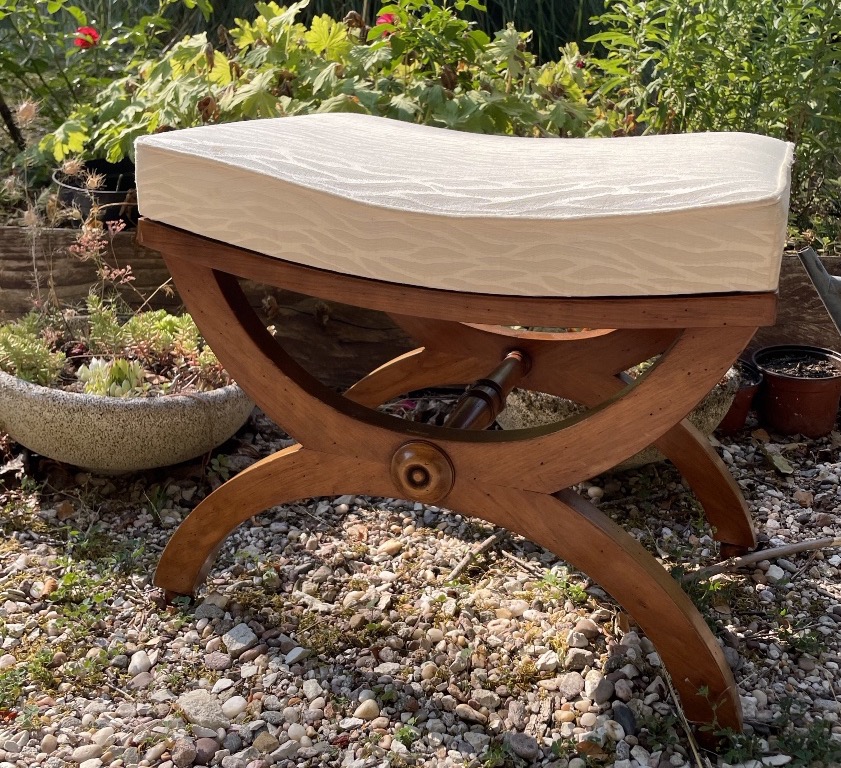 Pouf curule petit format 