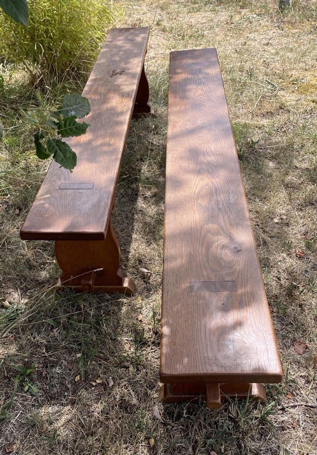 La paire de bancs de monastère -photo-1