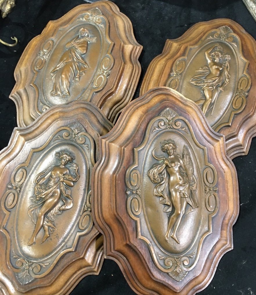 LES QUATRE SAISONS, SUITE DE QUATRE MÉDAILLONS ART NOUVEAU