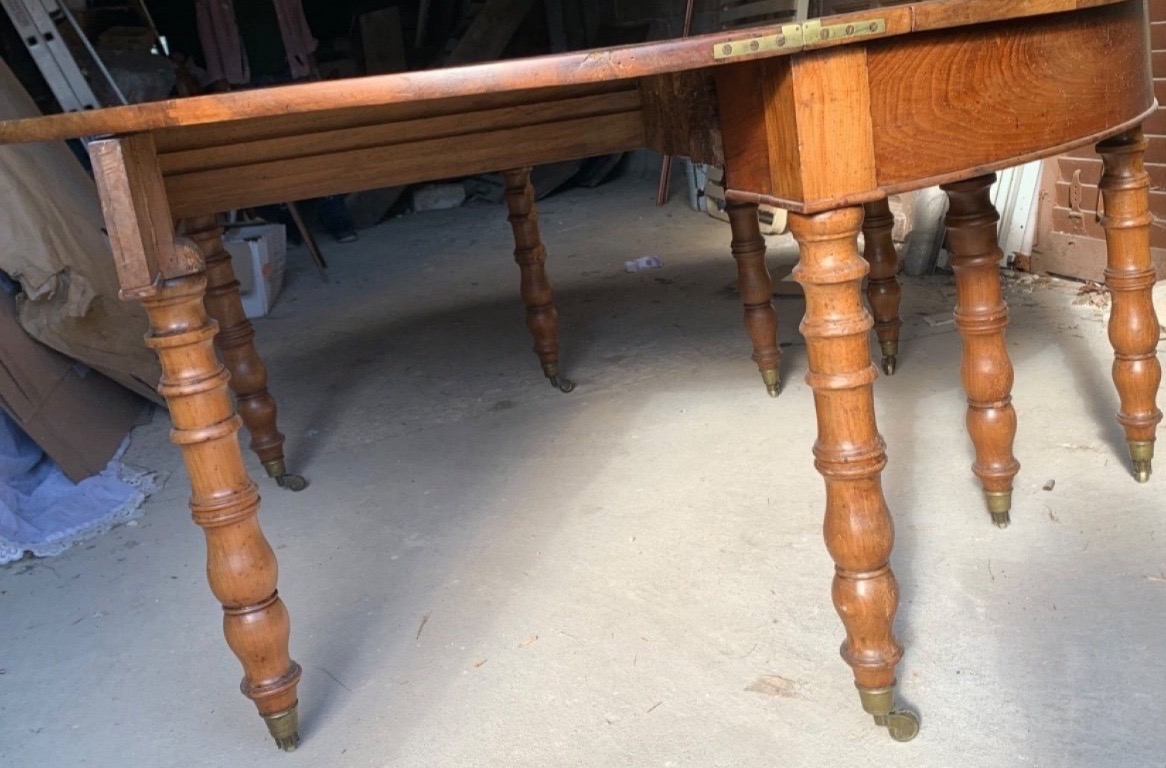 TRÈS GRANDE TABLE DE SALLE À MANGER NOYER 8 PIEDS (163 CM DE DIAMETRE)-photo-3