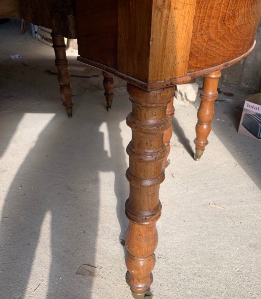 TRÈS GRANDE TABLE DE SALLE À MANGER NOYER 8 PIEDS (163 CM DE DIAMETRE)-photo-1