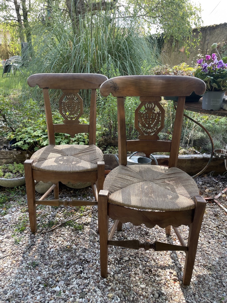 La paire de chaises couronne et fleurs de lys -photo-4