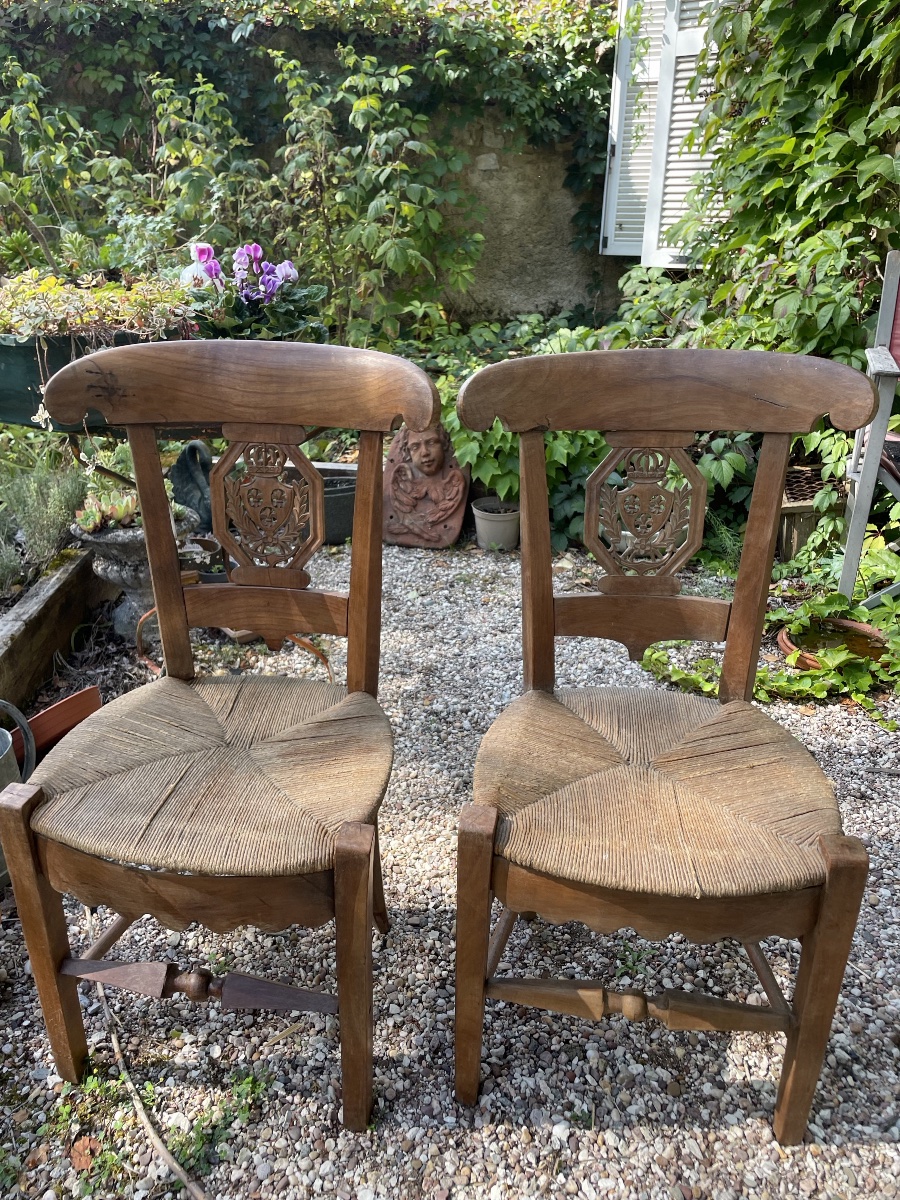 La paire de chaises couronne et fleurs de lys -photo-4
