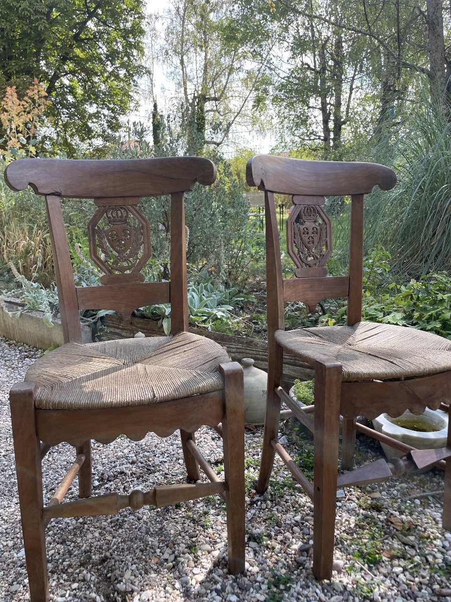 La paire de chaises couronne et fleurs de lys -photo-7