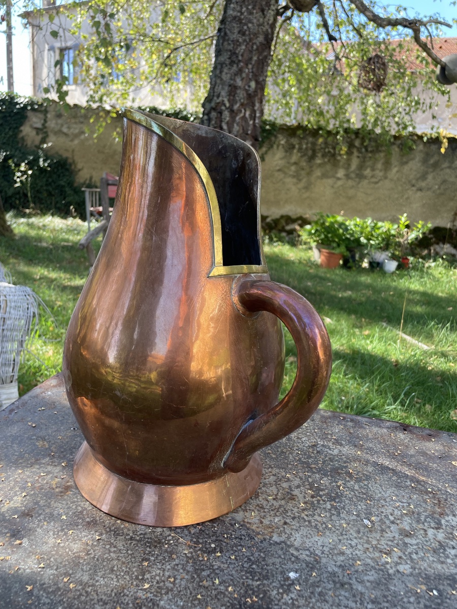 Imposing Copper Pitcher With A Double Patina -photo-3
