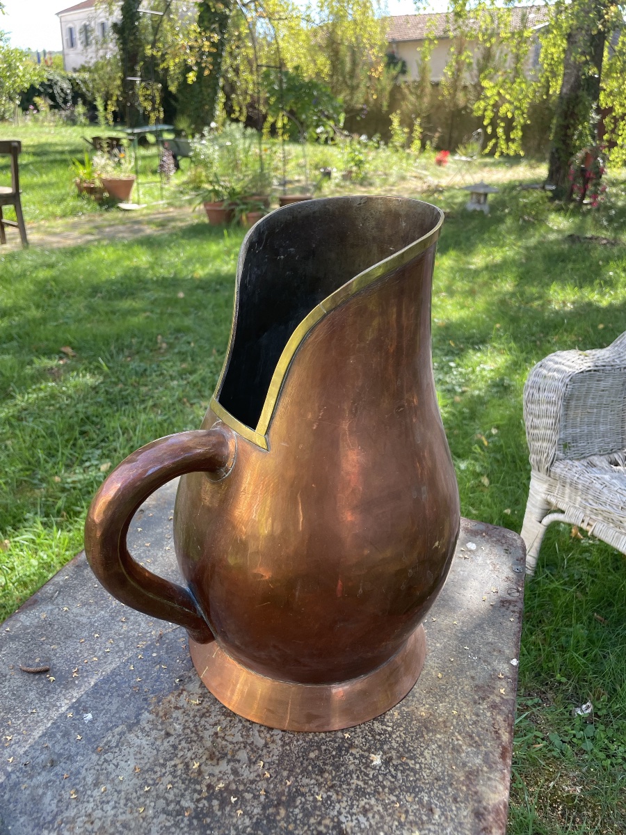 Imposing Copper Pitcher With A Double Patina -photo-3