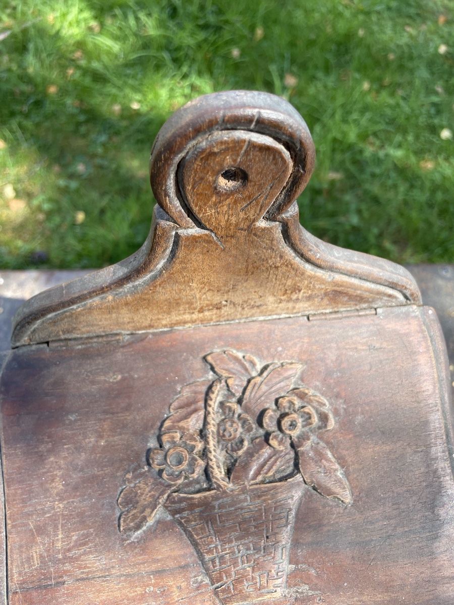 Folk Art: Carved Salt Shaker -photo-5
