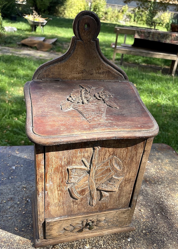 Folk Art: Carved Salt Shaker 