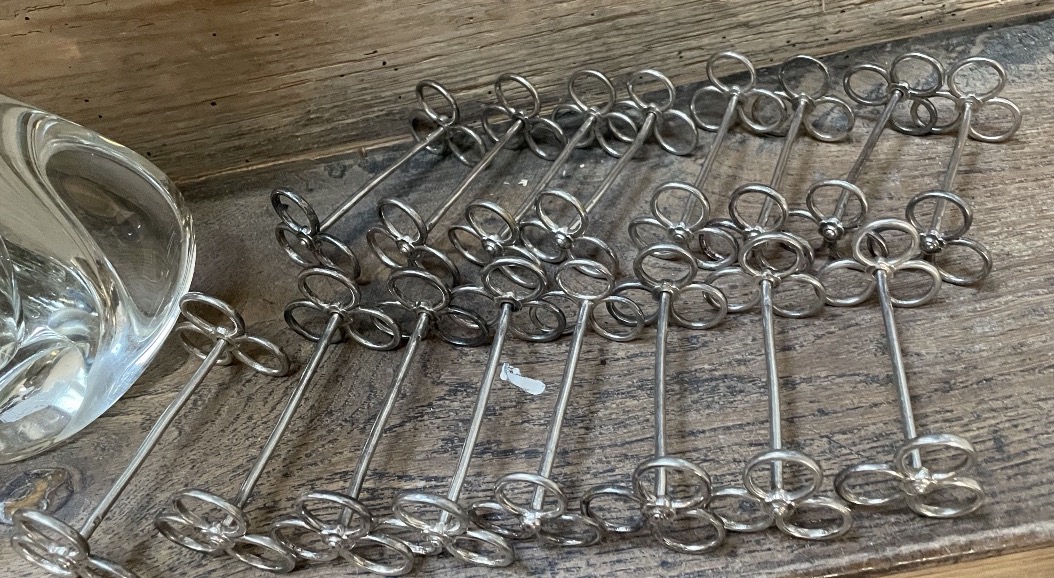 The Set Of 18 Silver-plated Metal Knife Holders-photo-2