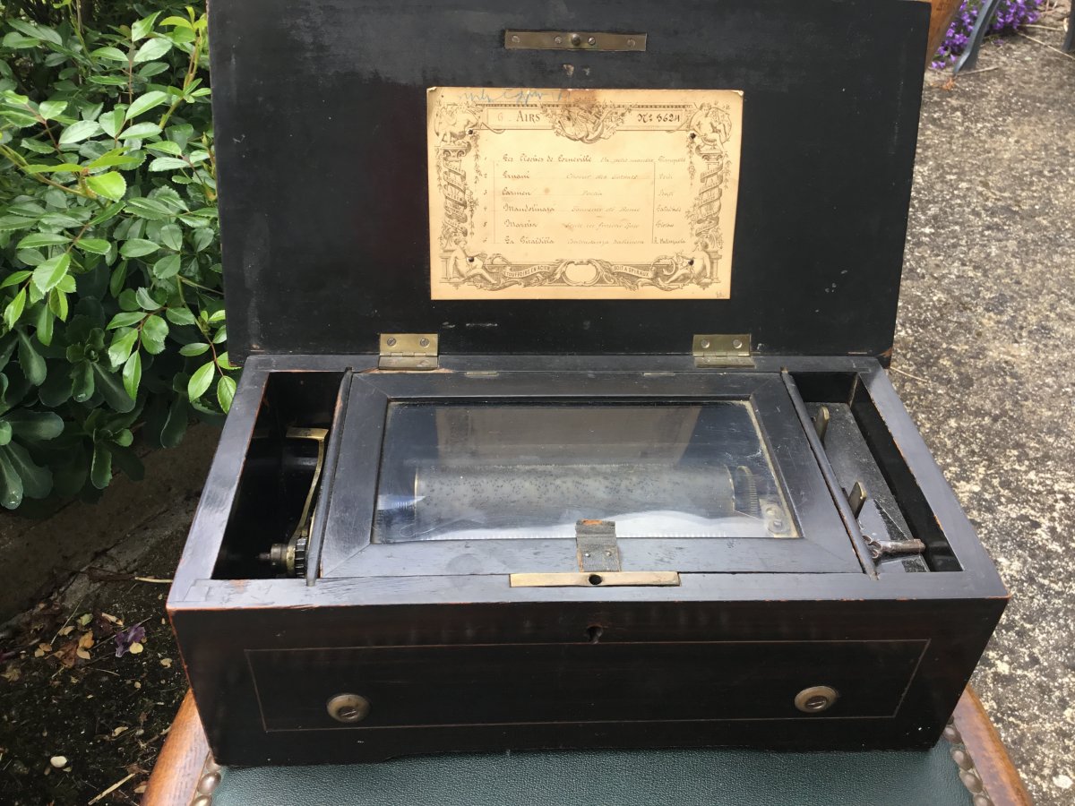 Music Box Inlaid With 6 Airs, XIX
