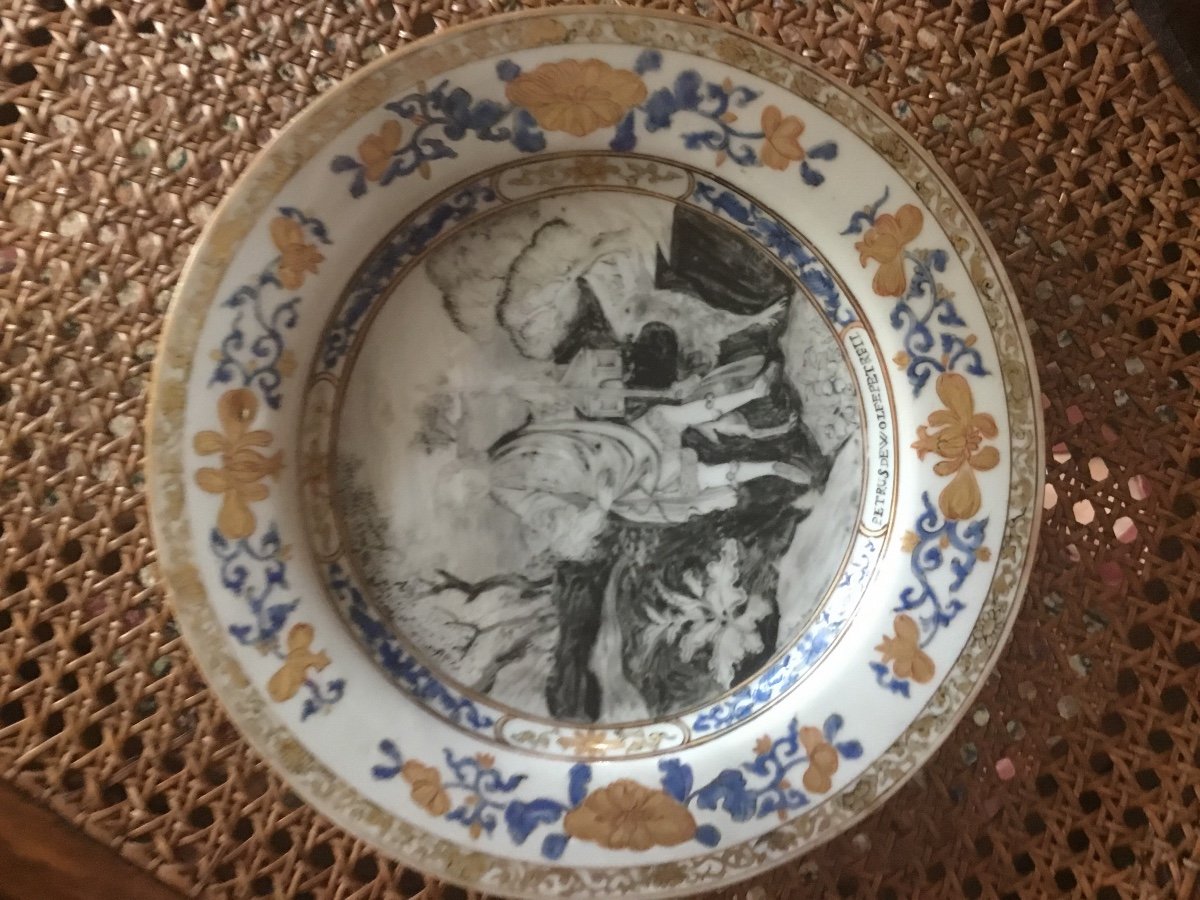 China. Plate Painted In Grisaille, XVIII-photo-2
