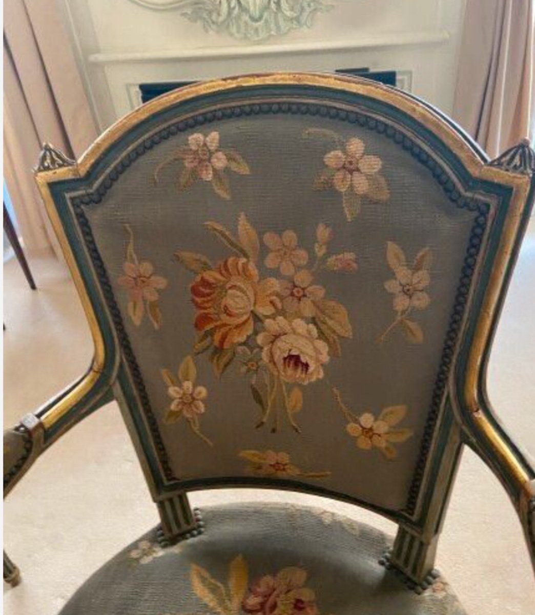 Paire De Fauteuils De Style Louis XVI, Recouverts De Tapisseries -photo-1