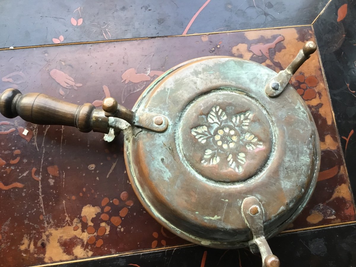 Table Stove, Copper. Floral Decor. 18th Century-photo-1