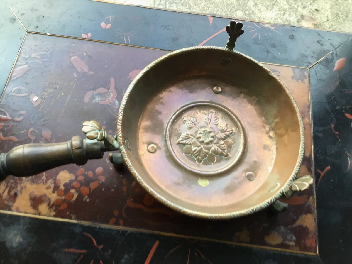 Table Stove, Copper. Floral Decor. 18th Century