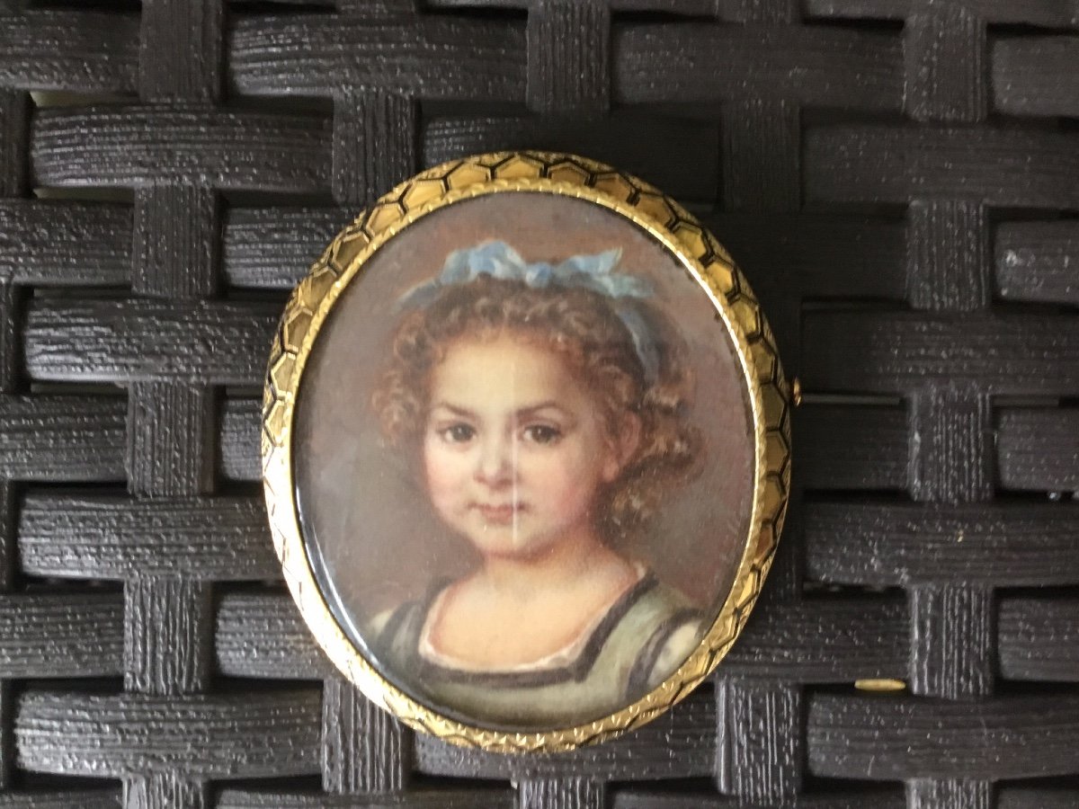 Broche En Or Ornée D’ Une Miniature Portrait D’enfant-photo-3