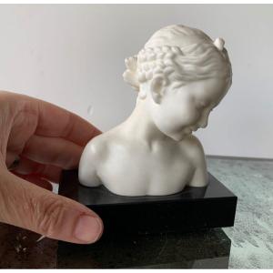 La Petite Florentine, Small Biscuit Bust After Pigalle 