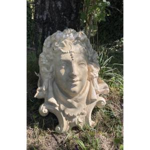 Architecture, Décor en fonte Grand visage féminin 