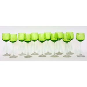 The Twelve White Wine Glasses