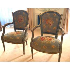 Paire De Fauteuils De Style Louis XVI, Recouverts De Tapisseries 