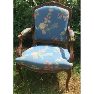 Large Fauteuil à La Reine De Style Louis XV