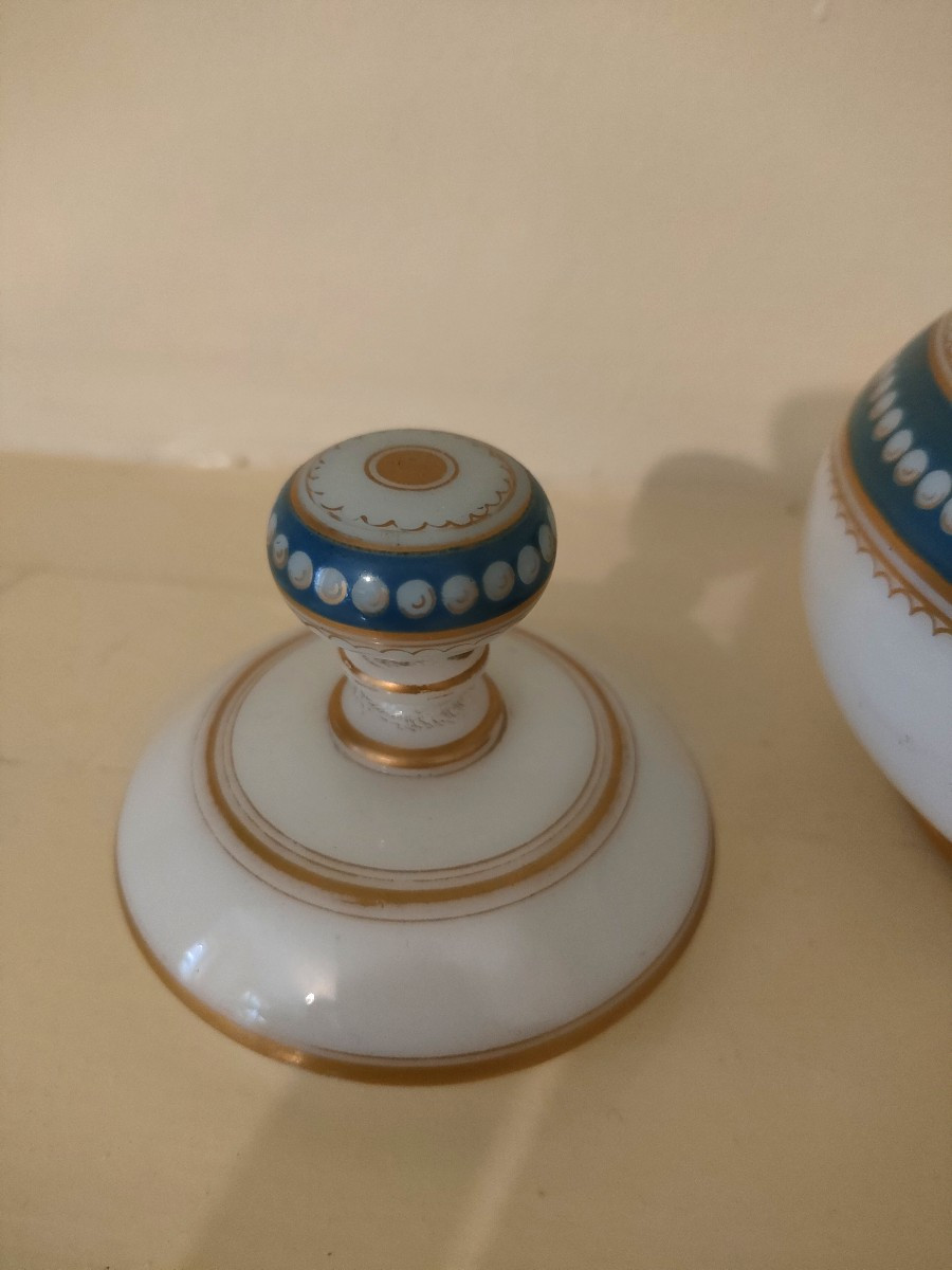 White Opaline Water Glass With Napoleon III, Blue And Gold Decor, Restored Tray-photo-1