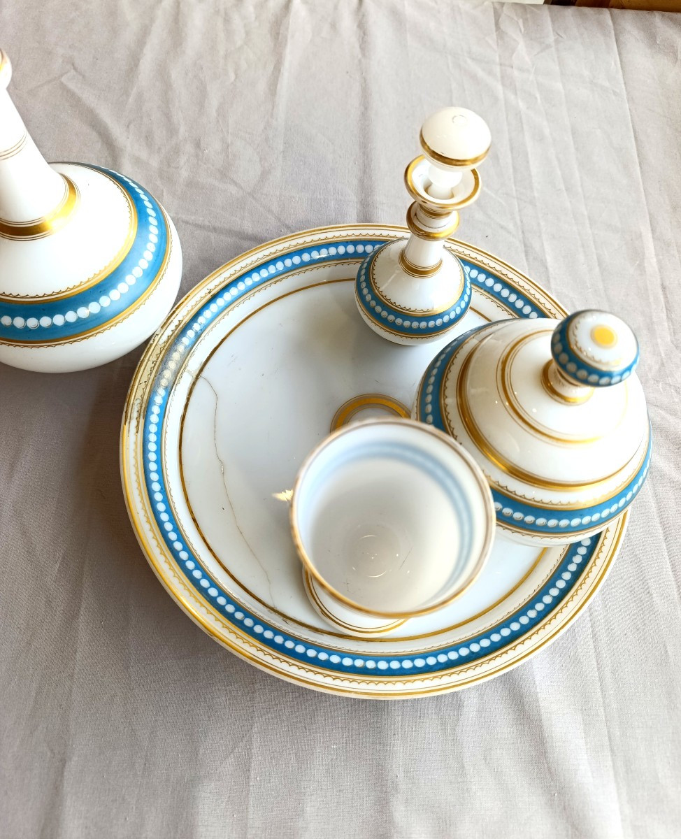 White Opaline Water Glass With Napoleon III, Blue And Gold Decor, Restored Tray-photo-4