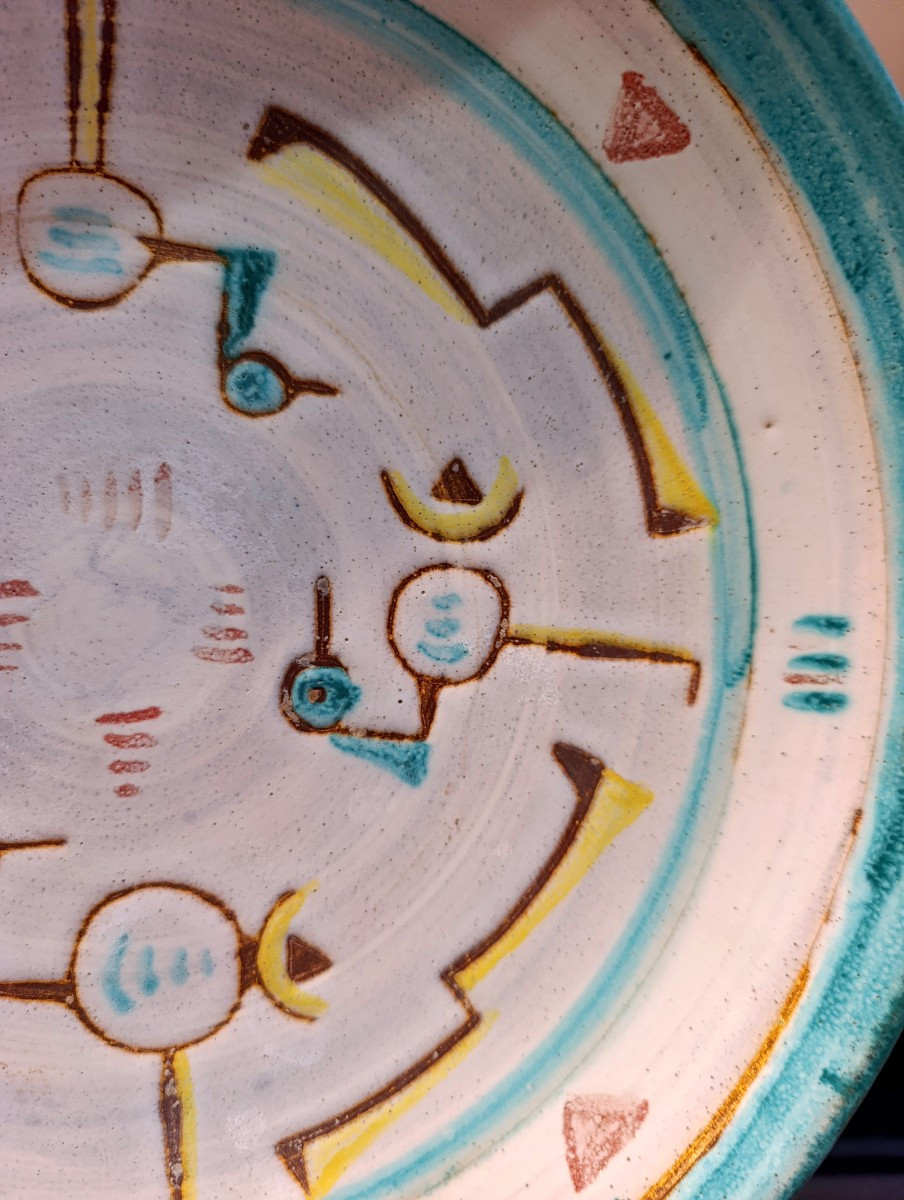 Plat rond en céramique émaillée, accrochage au dos, dans le gout de J. Rivier-photo-3