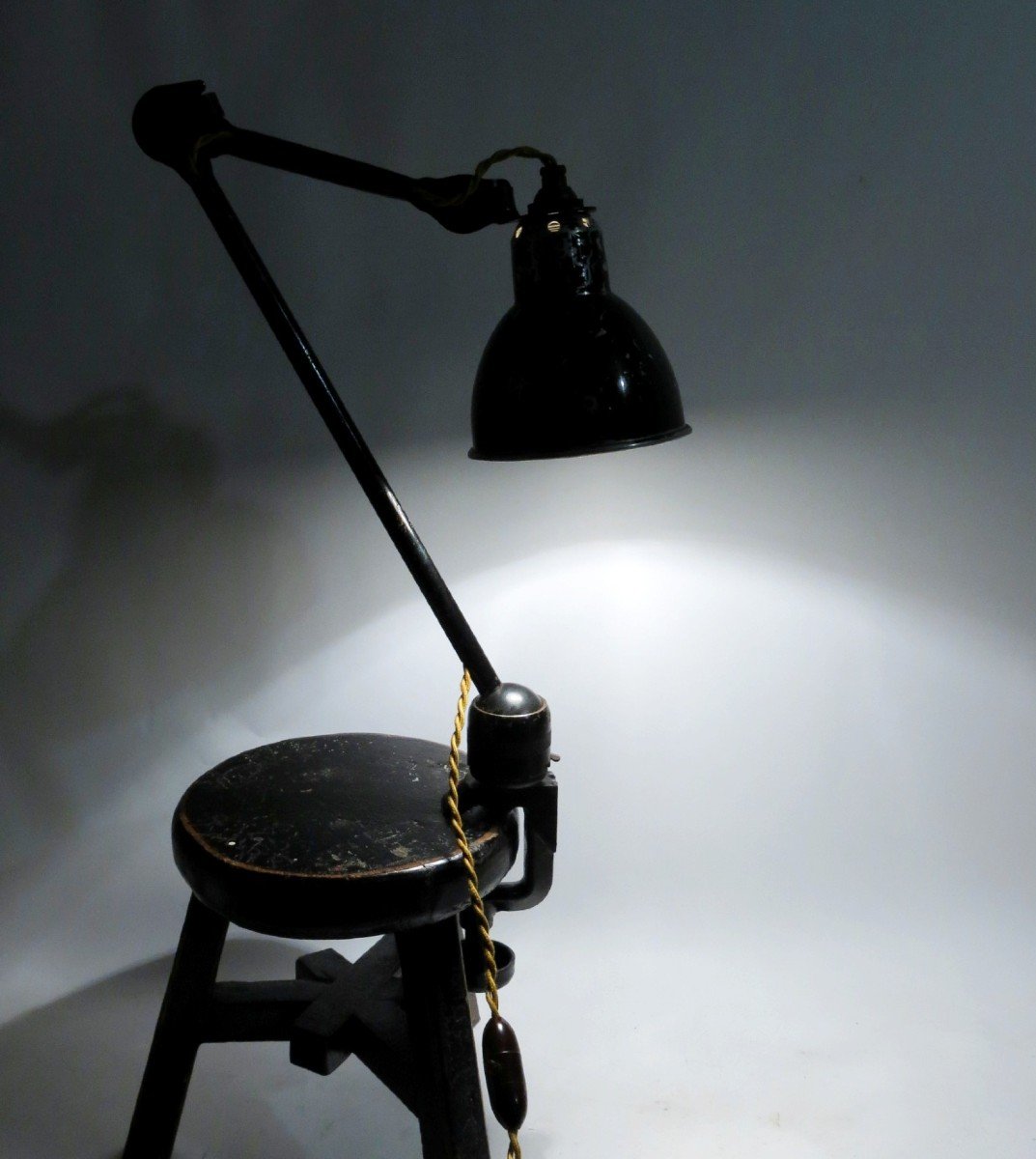 Lampe ajustable gras N° 204 laquée noire, petit modèle.-photo-3