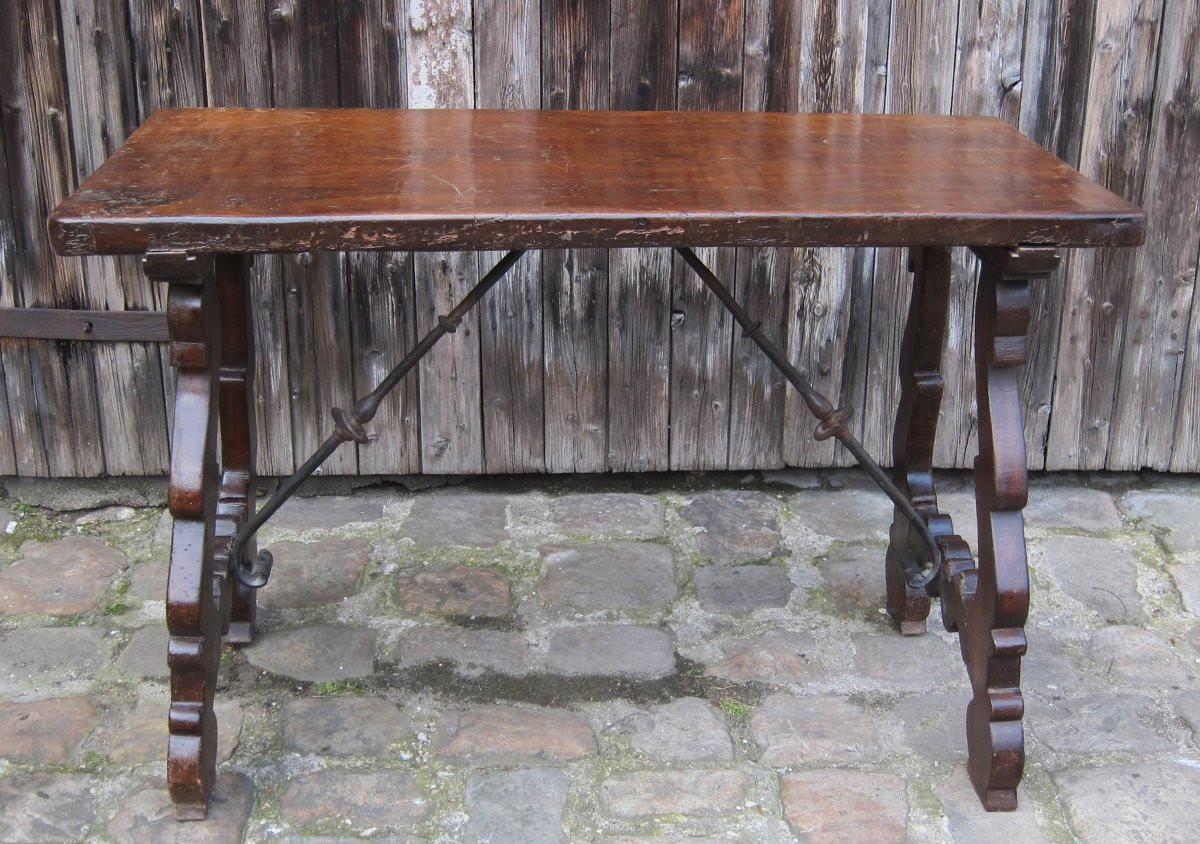Table de bargueño en noyer. Largeur 115 cm. Espagne. XVIIIème siècle-photo-2