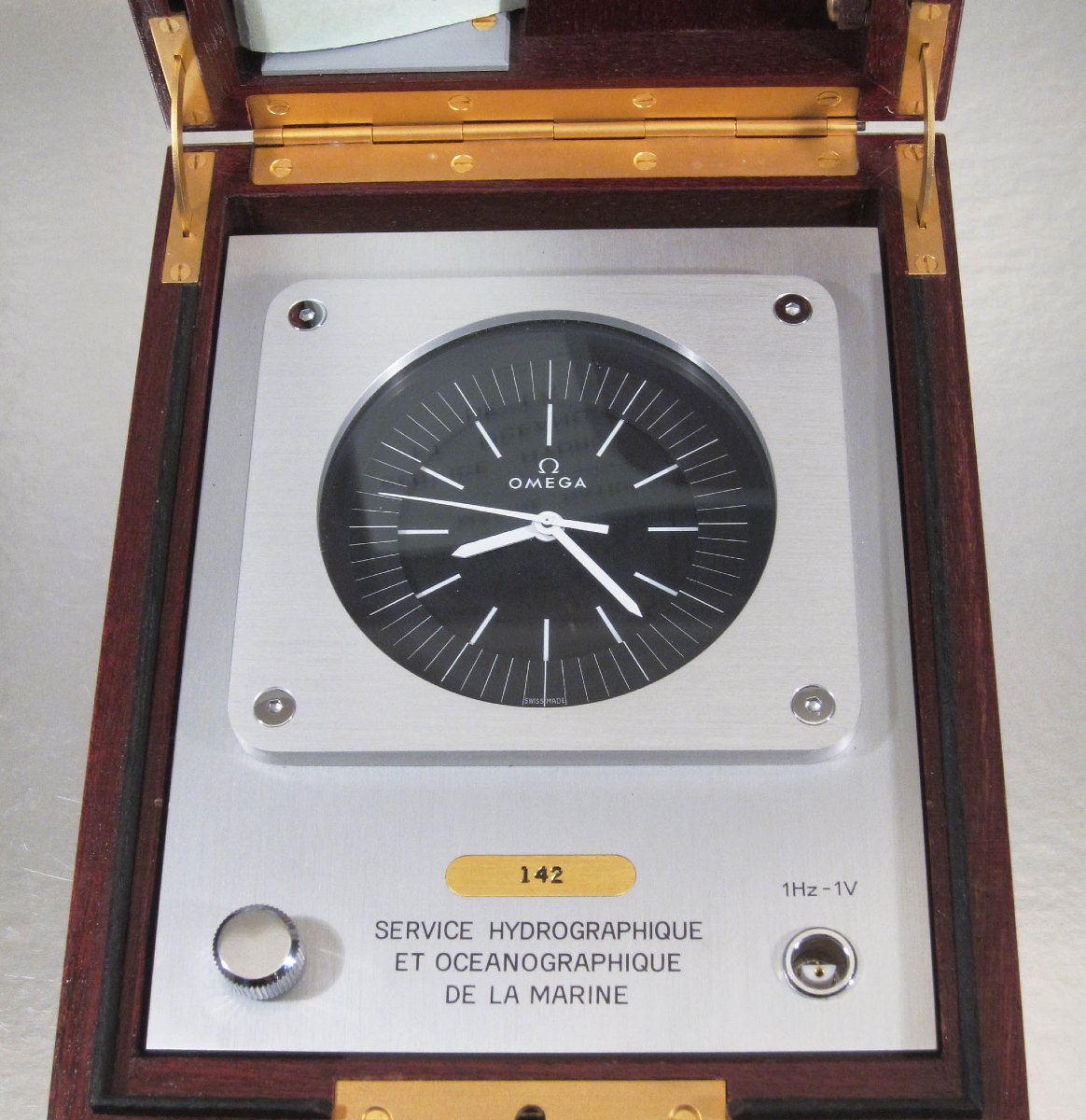 Chronomètre Marine nationale OMEGA Cal. 1525 Megaquartz  4,19 Mhz. Boîtier acajou.-photo-3