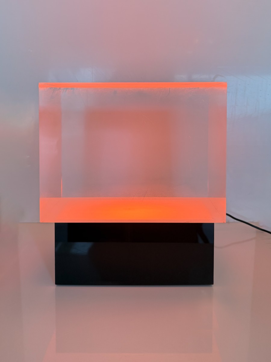 Minimalist Table Lamp In Acrylic Resin