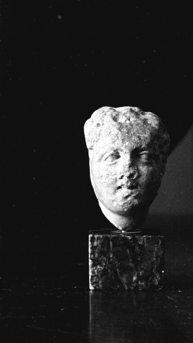 Small Roman Head, Ephebe Head In Patinated Marble-photo-2