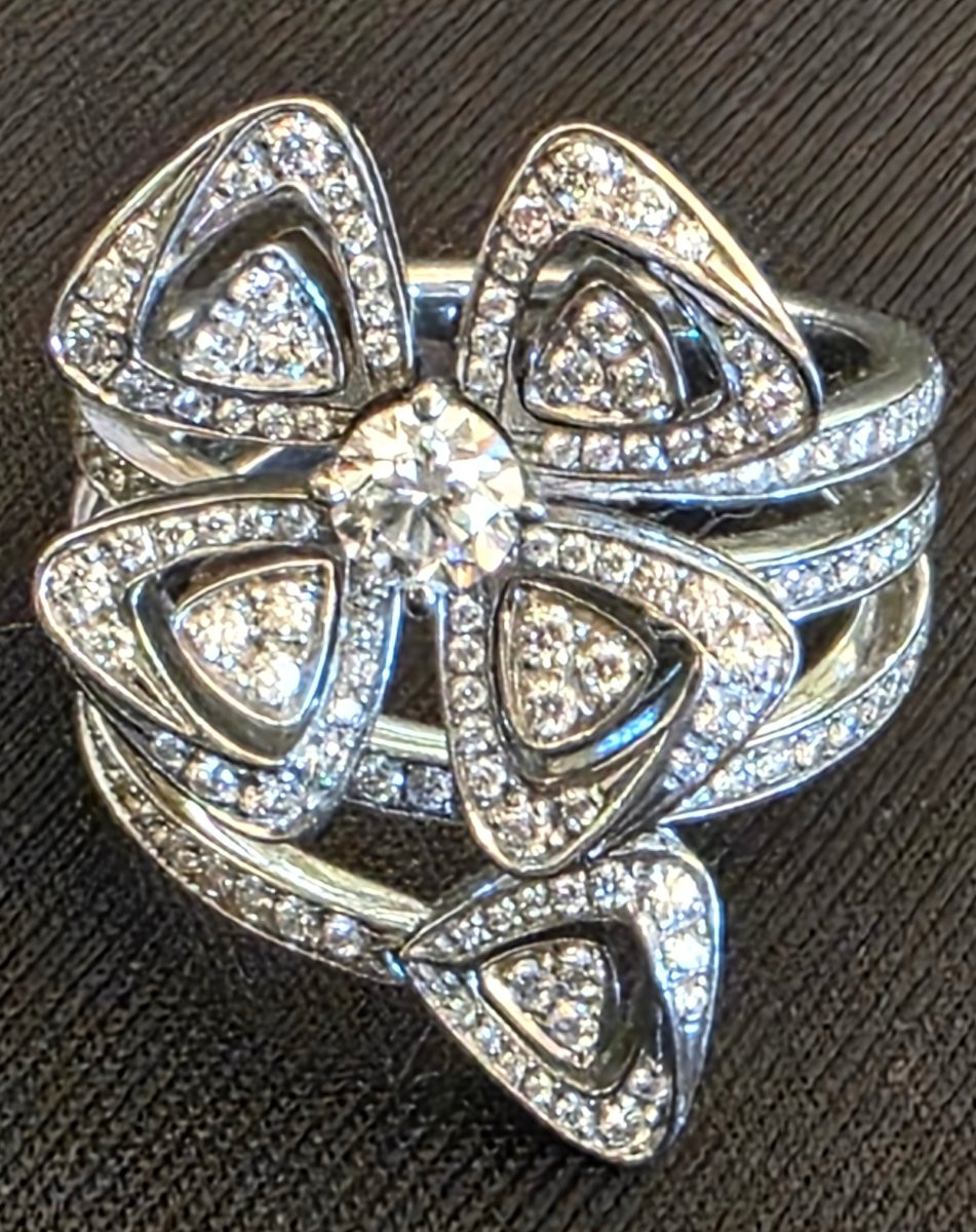 "fiorever" Ring Of The House Of Bvlgari In 18k White Gold And Diamonds-photo-2