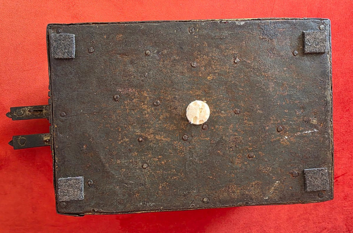 Coffret dit de "messager" époque fin 15eme siècle  fer forgé doré -photo-6