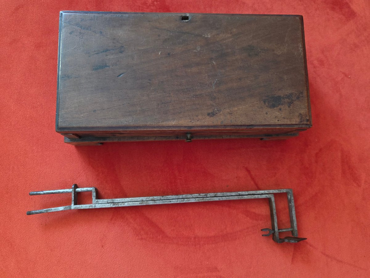 Important Italian Money Changer's Balance With Hallmarks – Late 18th Or Early 19th Century-photo-2