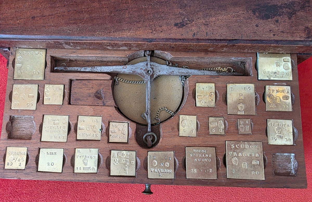 Important Italian Money Changer's Balance With Hallmarks – Late 18th Or Early 19th Century-photo-8