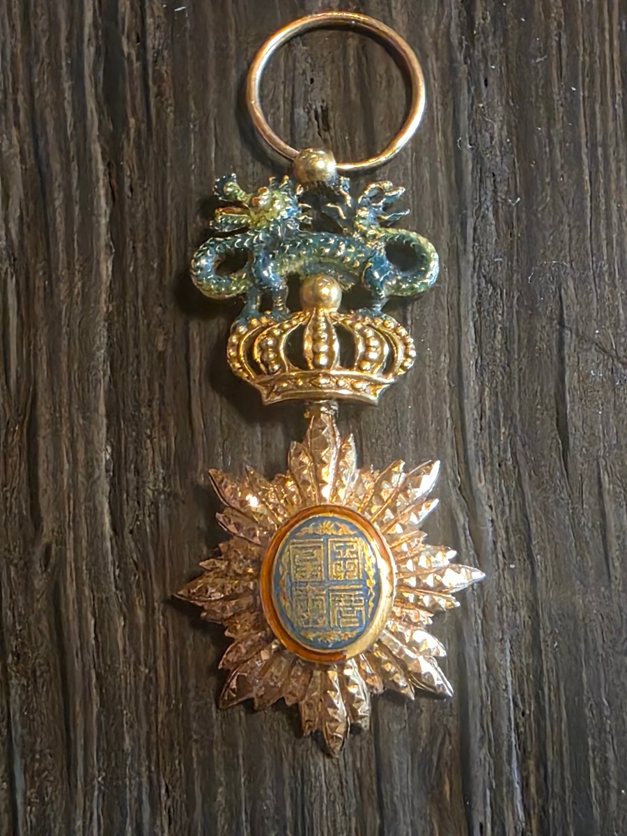 Réduction de l'Ordre Impérial du Dragon d'Annam en or - Époque coloniale-photo-1