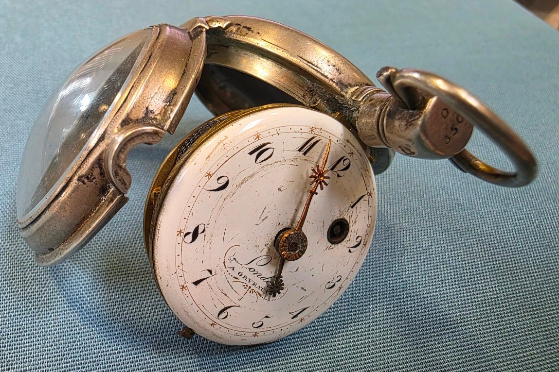 Montre de poche à coq en argent, Londet à Orvaux, vers 1840 – 106 g