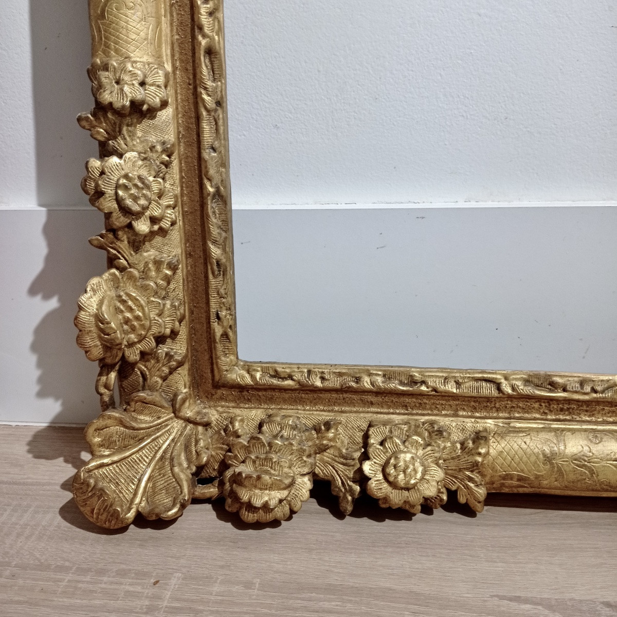 Grand cadre ancien  18ème siècle, chêne sculpté doré-photo-6