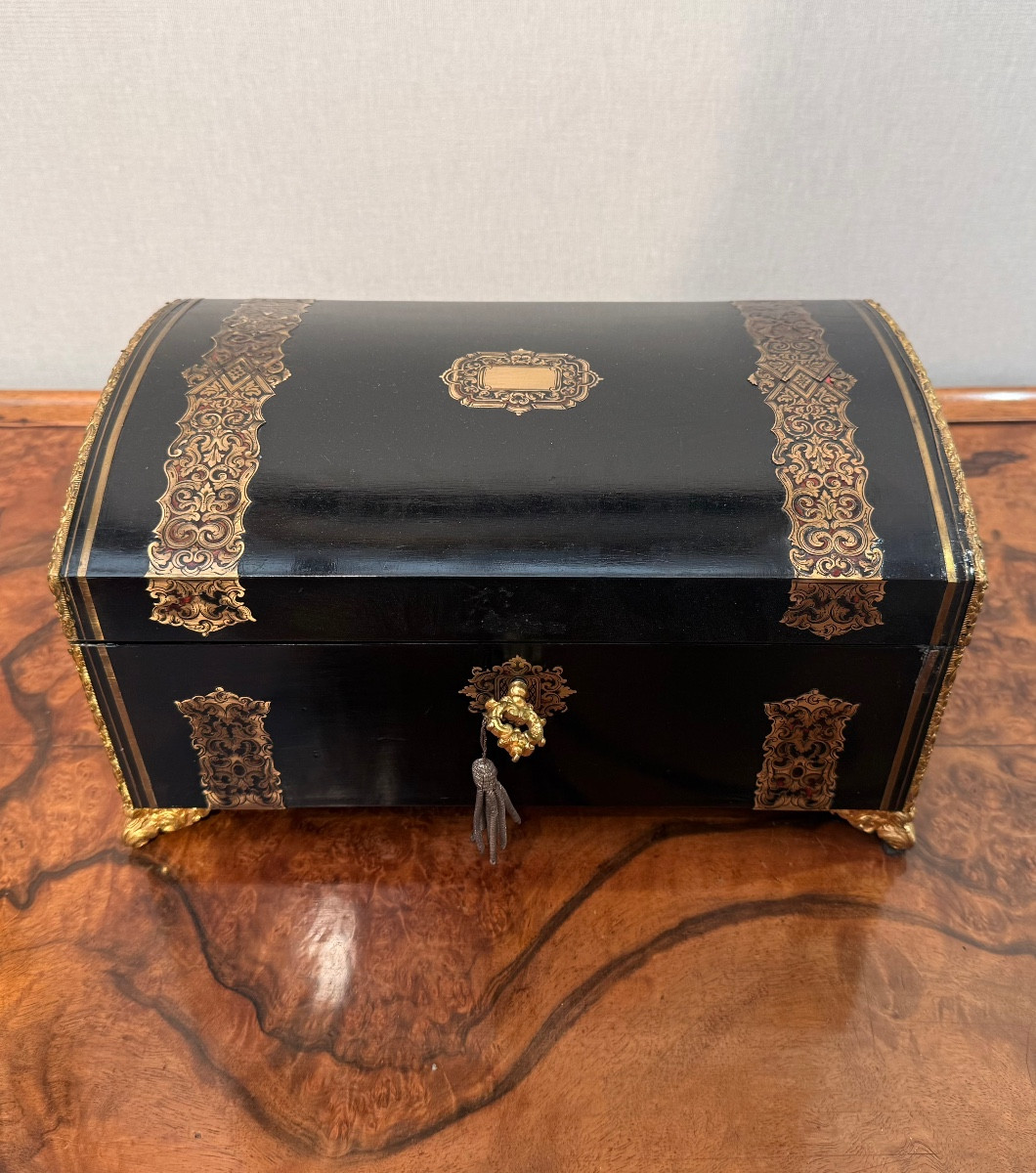 Tahan (period 1830-1848) - Sewing Kit Box