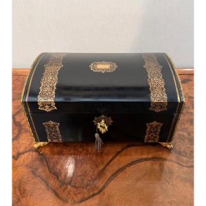Tahan (period 1830-1848) - Sewing Kit Box