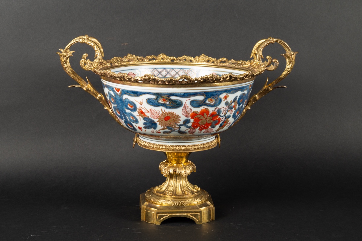 Ancienne Coupe En Opaline Blanche, Monture Laiton Et Bronze