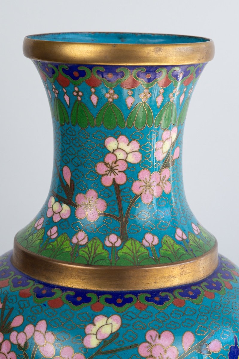 Vase Avec Fleurs De Cerisier Et Papillons, Cloisonné, Chine, Début Du 20e Siècle, Période Roc -photo-4