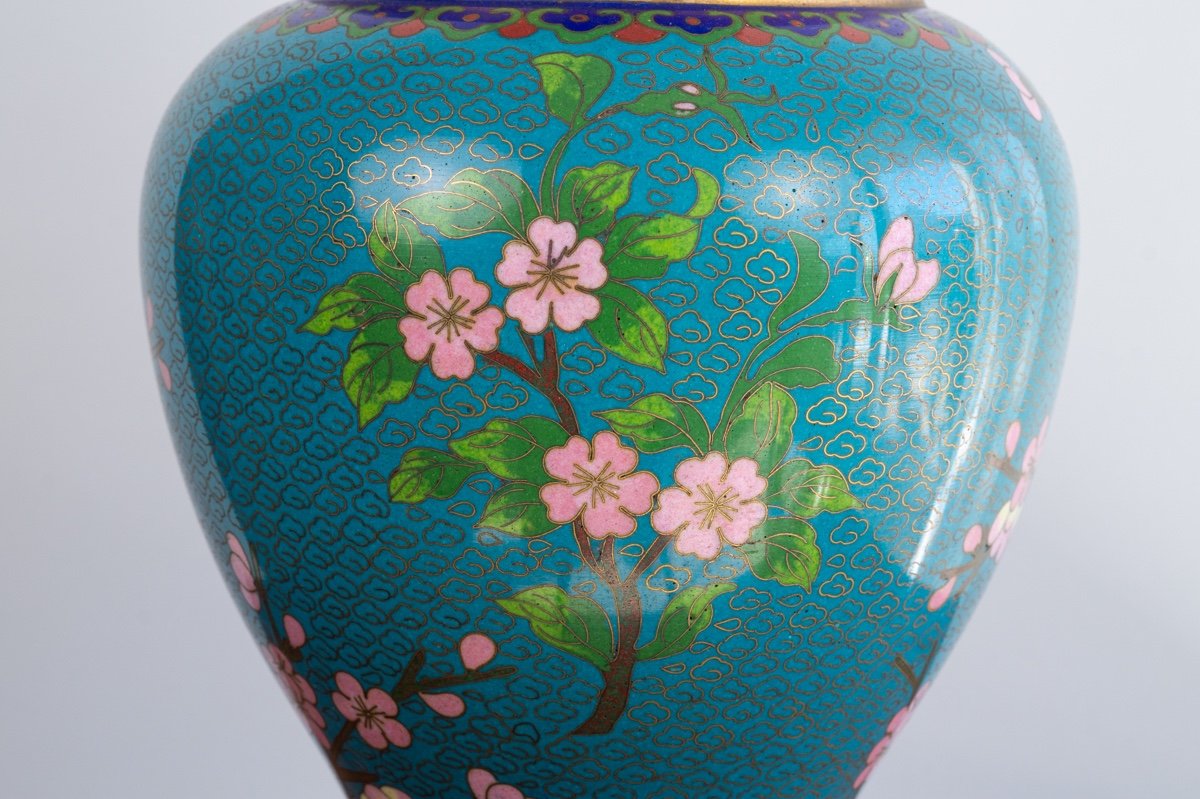 Vase Avec Fleurs De Cerisier Et Papillons, Cloisonné, Chine, Début Du 20e Siècle, Période Roc -photo-4